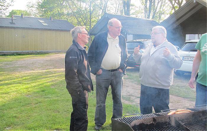 Kan det vara en storfisk Per berättar om ?  Matz och Tommy J verkar lite tveksamma