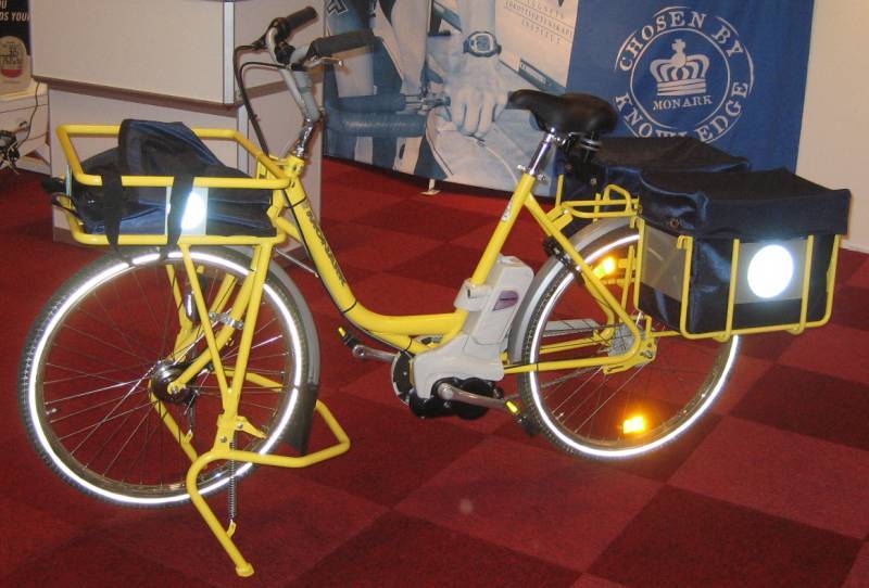 Monark postcykel