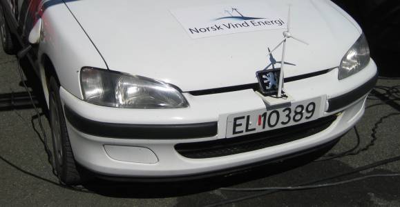 Norsk Vind Energi i en Peugeot 106 El